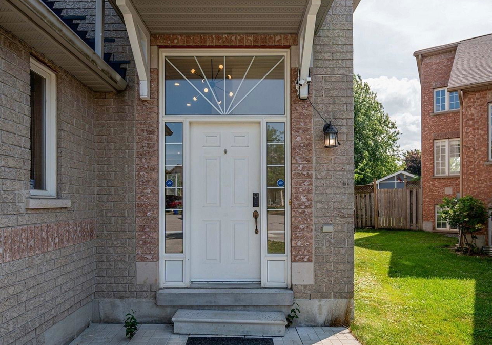 25-dreamcrest-court-whitby-ontario-e13640686