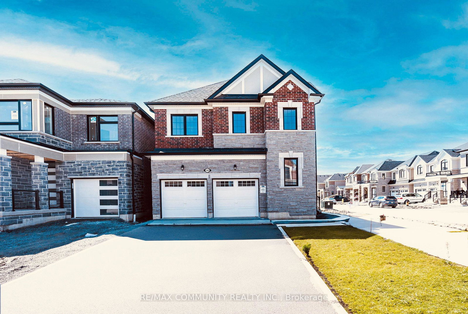1483-mockingbird-square-pickering-ontario-e13641304