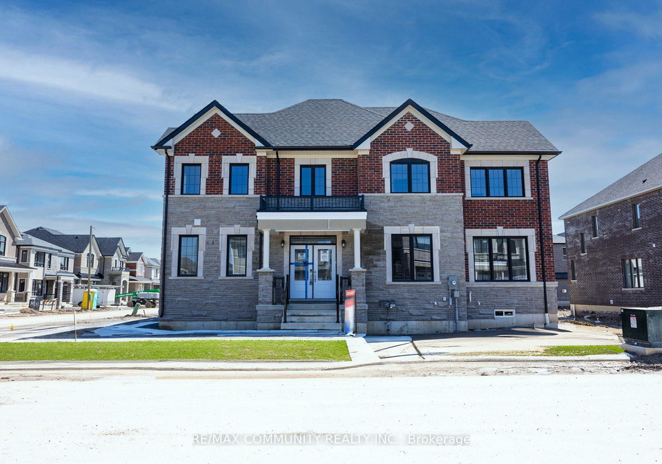 1483-mockingbird-square-pickering-ontario-e13641304