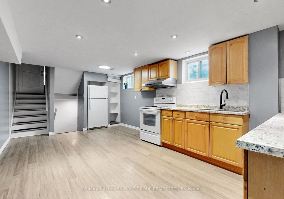 33-robbinstone-drive-toronto-scarborough-ontario-e13641768