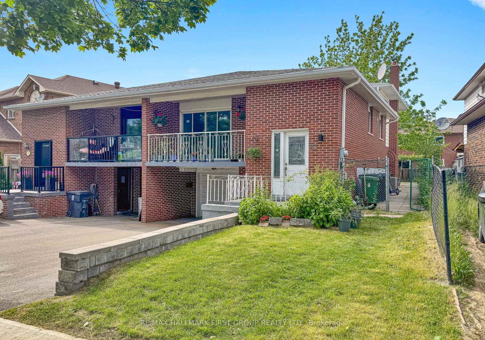 33-robbinstone-drive-toronto-scarborough-ontario-e13641768