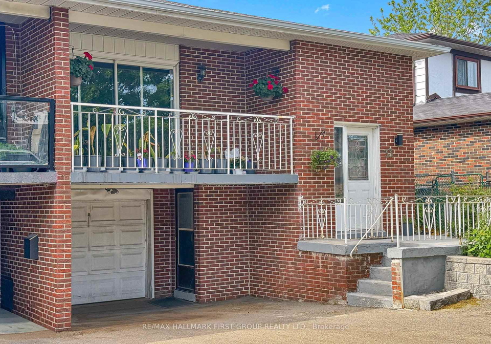 33-robbinstone-drive-toronto-scarborough-ontario-e13641768