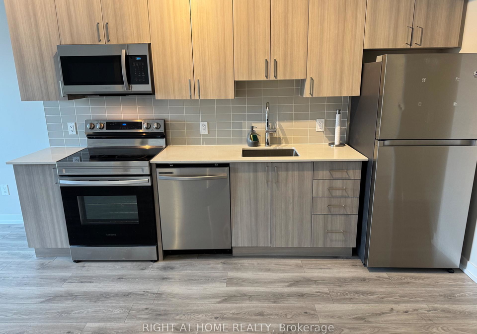 1455-celebration-drive-pickering-ontario-e13642210