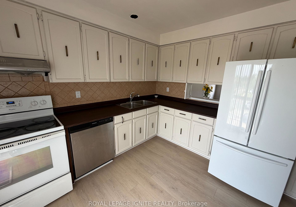 17-sandhurst-circle-toronto-scarborough-ontario-e13642336