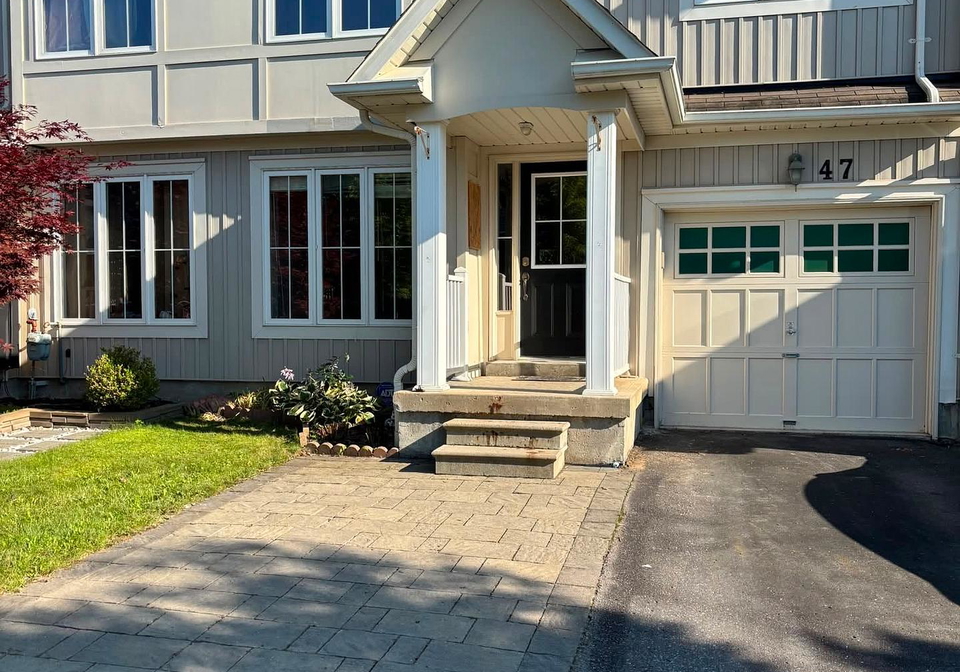 47-seven-oaks-street-whitby-ontario-e13642592