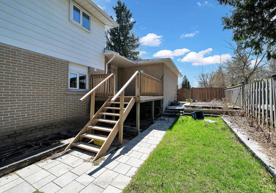 4-carwin-crescent-ajax-ontario-e13642678