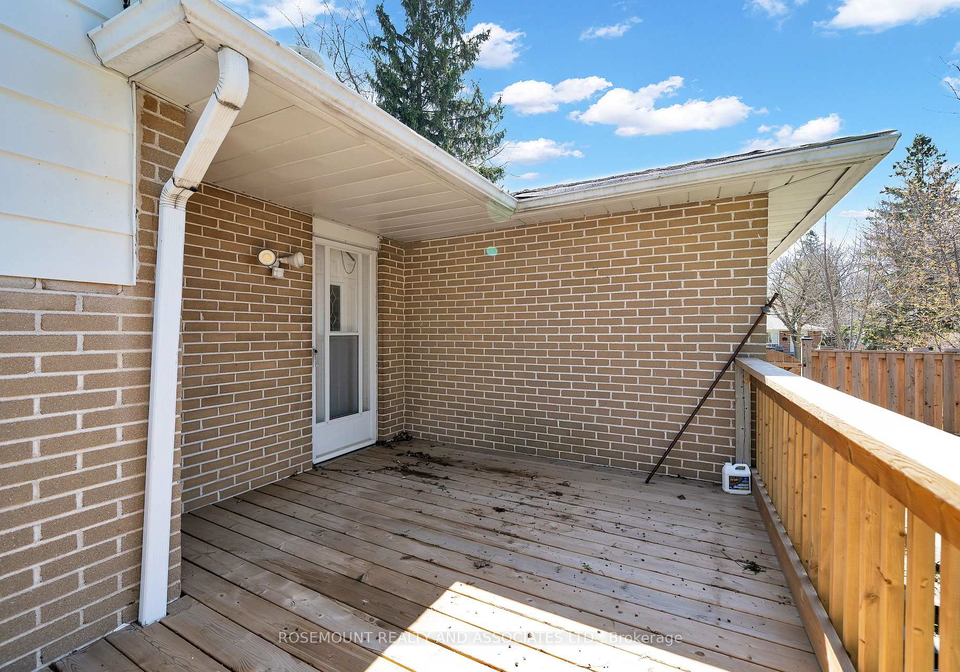 4-carwin-crescent-ajax-ontario-e13642678