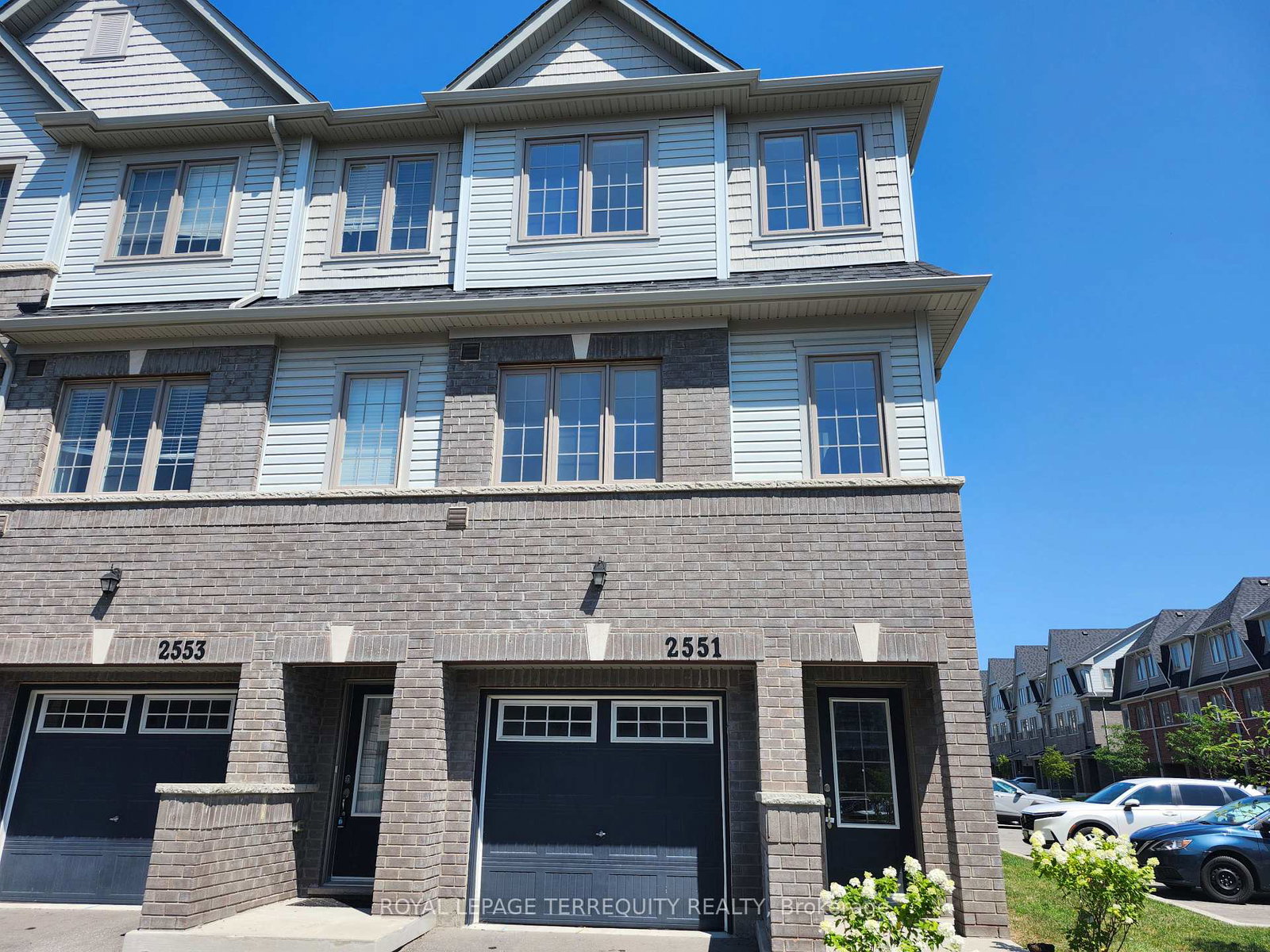 2551-barbarolli-path-oshawa-ontario-e13642696
