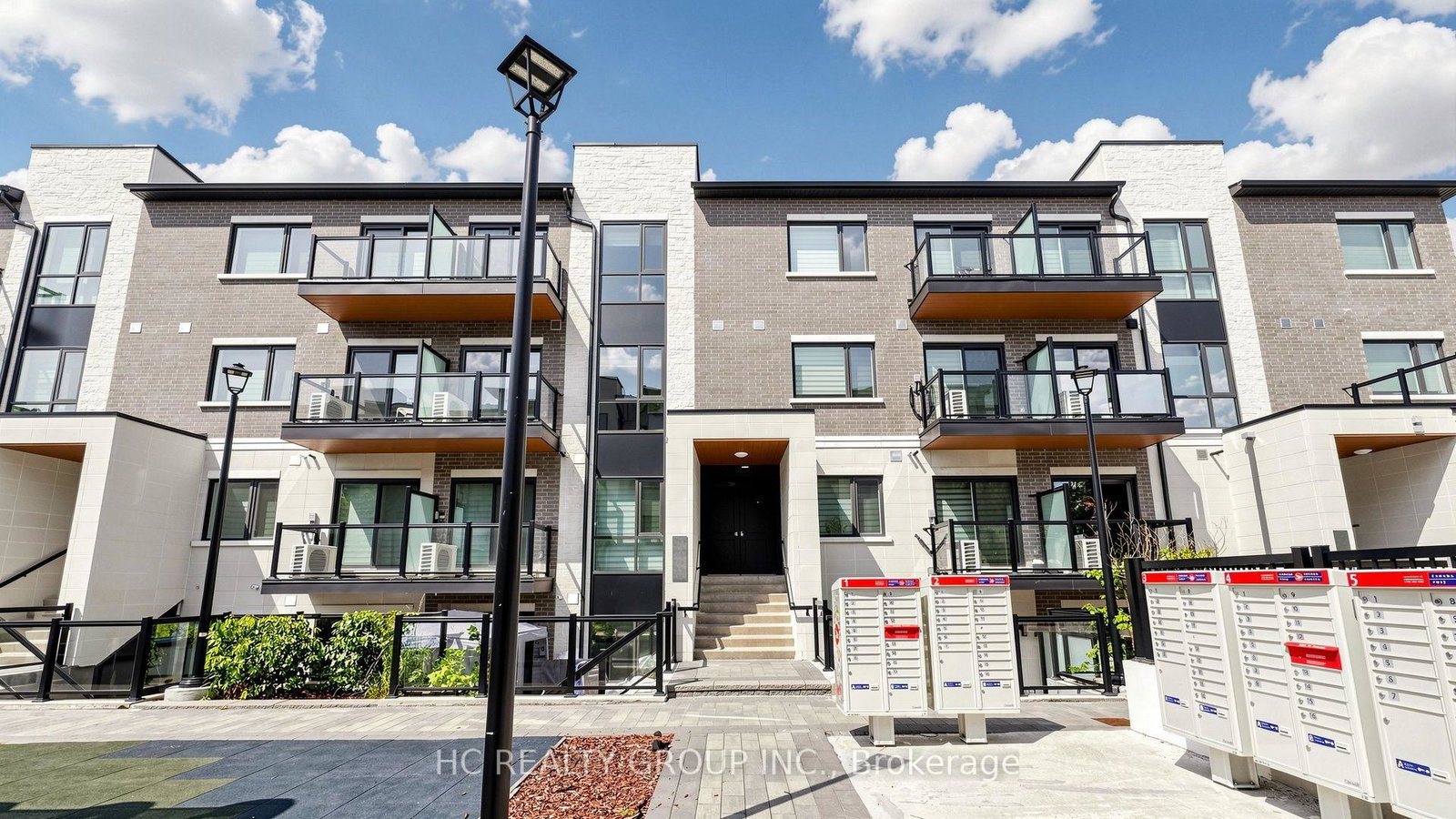 60-morecambe-gate-toronto-scarborough-ontario-e13642872