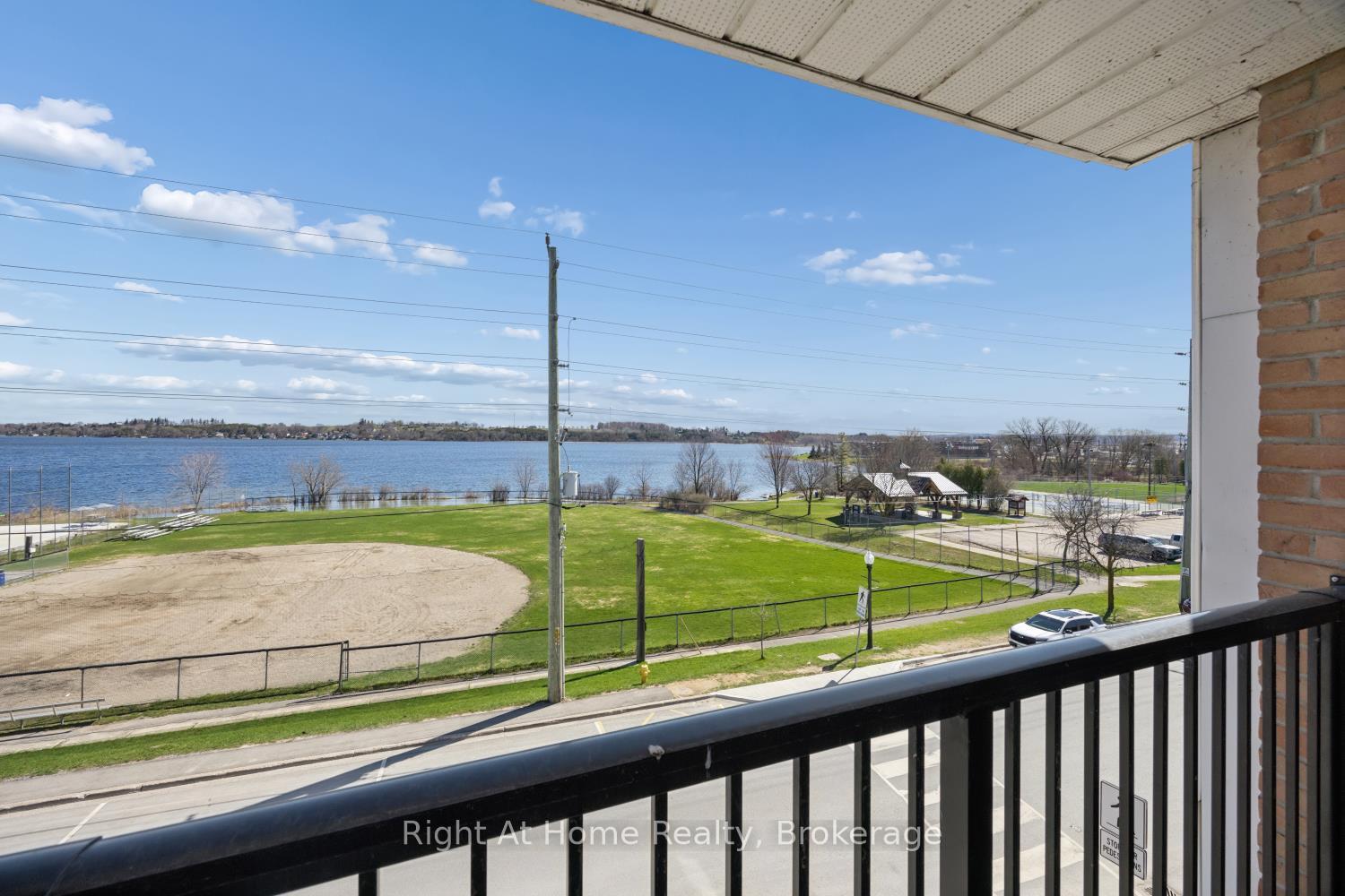 108-water-street-scugog-ontario-e13643548