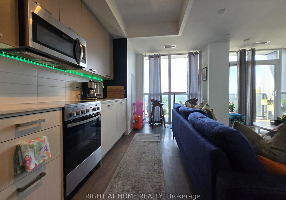 2301-danforth-avenue-toronto-toronto-ontario-e13643662
