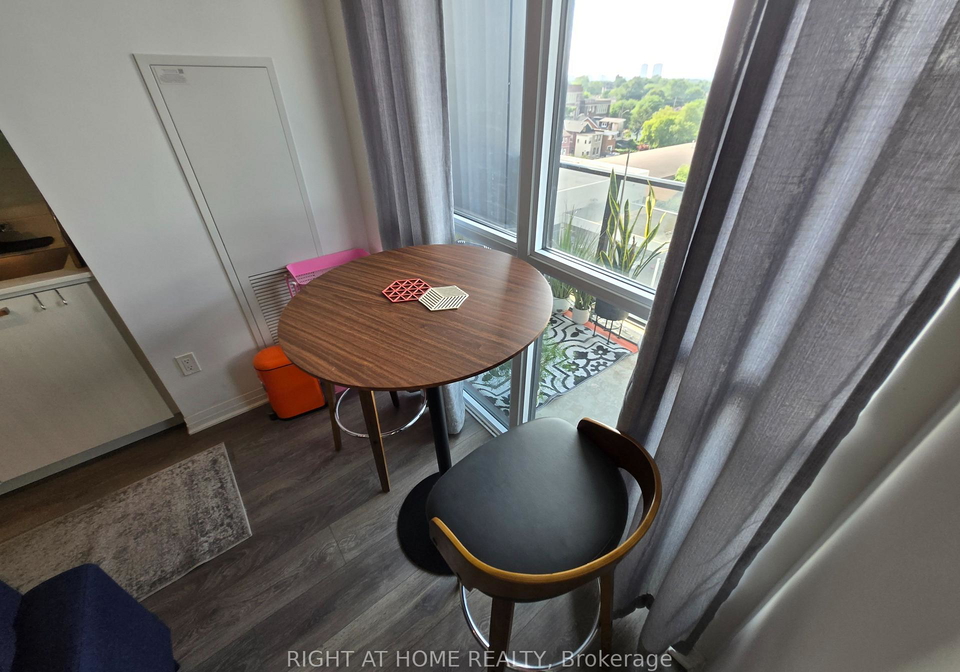 2301-danforth-avenue-toronto-toronto-ontario-e13643662