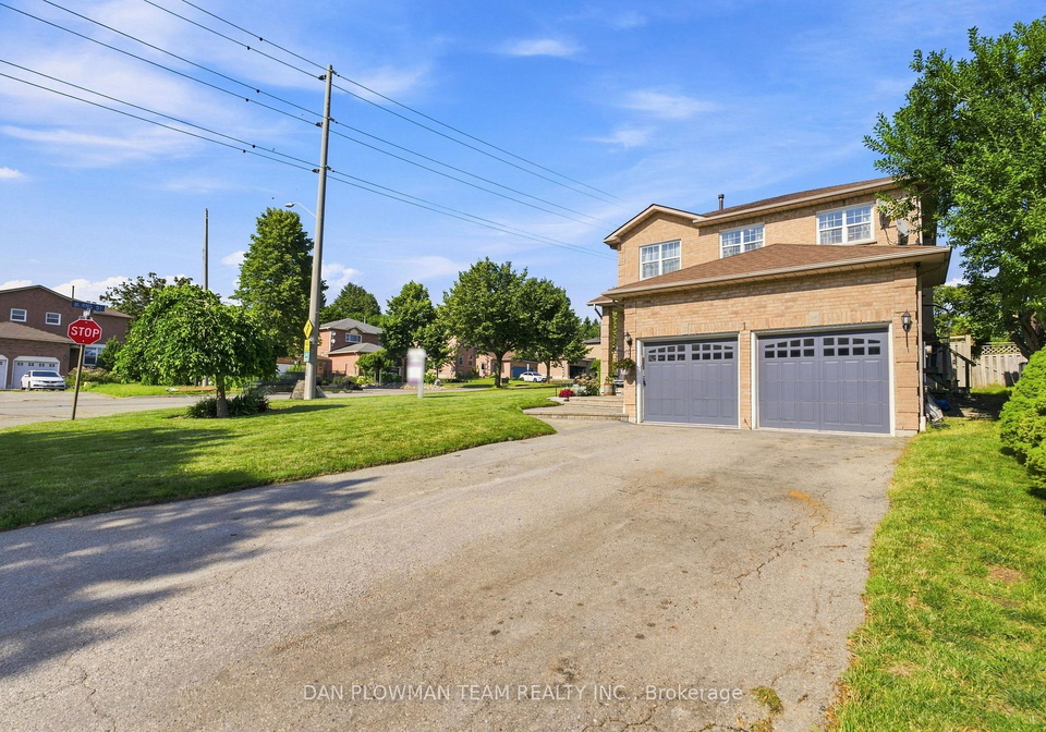 1-murkar-crescent-whitby-ontario-e13643780