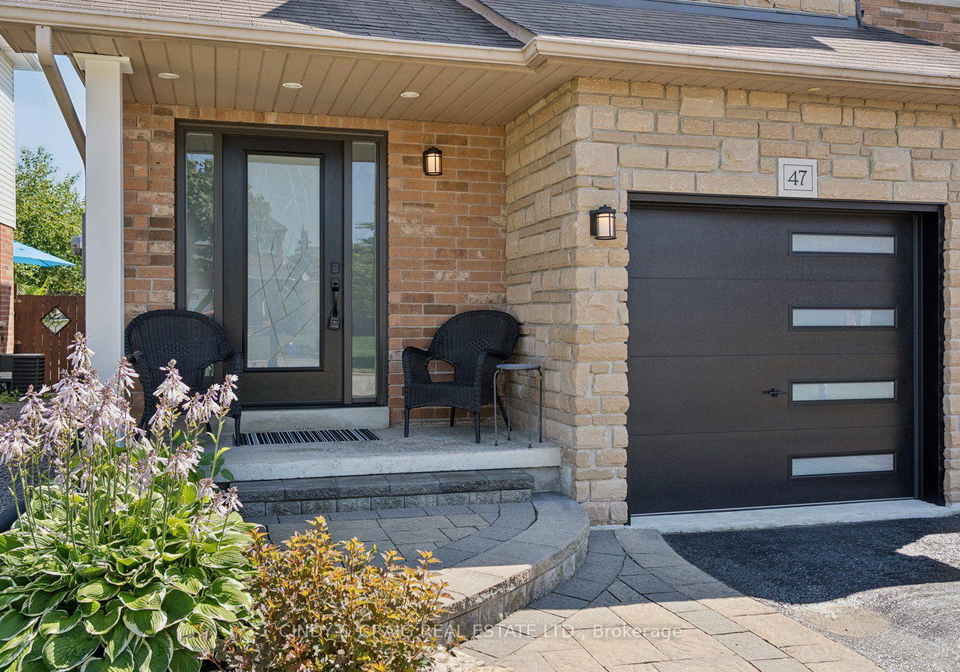 47-wade-square-clarington-ontario-e13643820