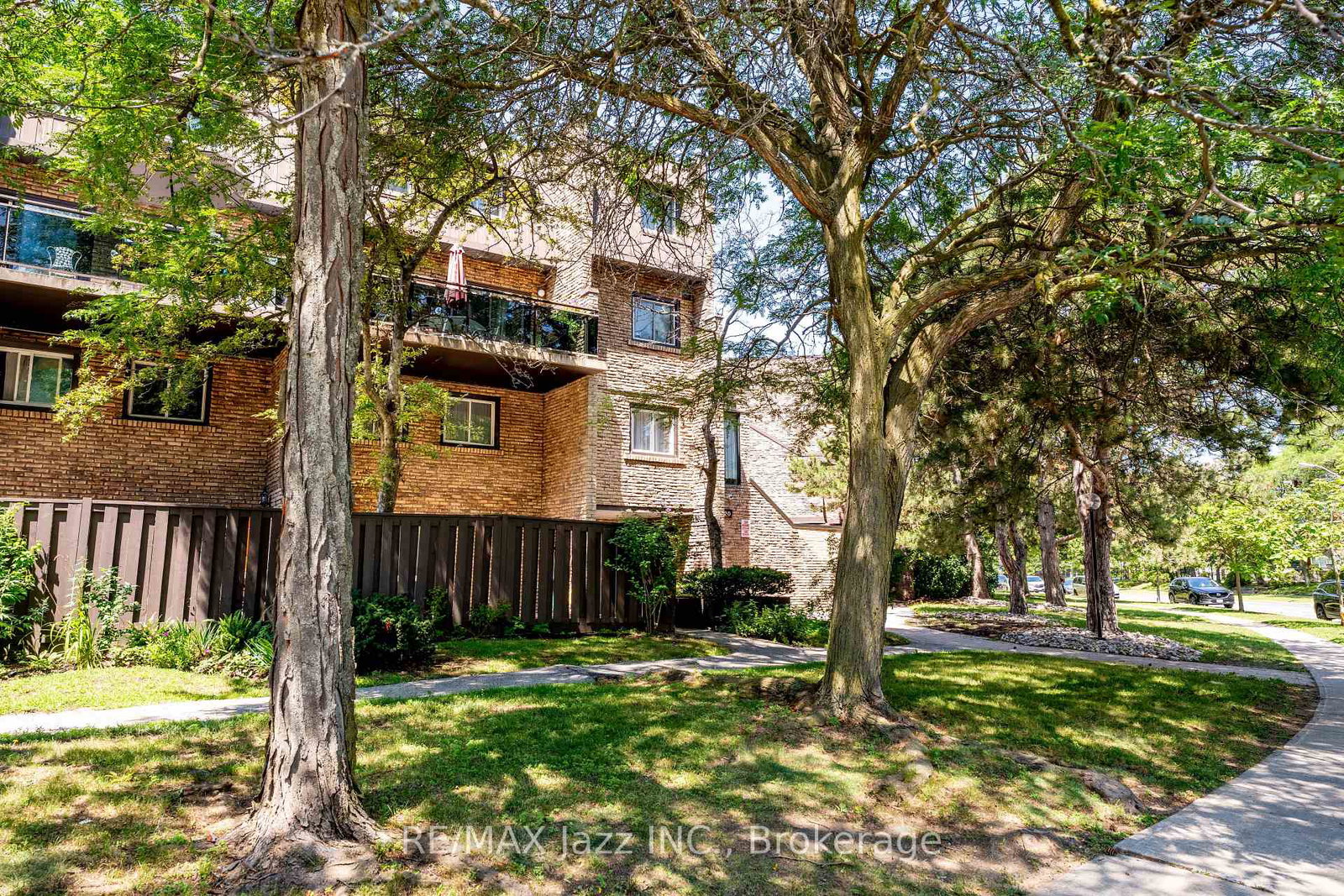 120-ling-road-toronto-scarborough-ontario-e13643990