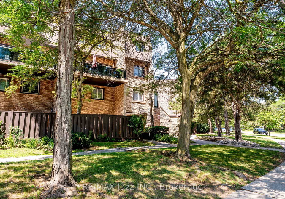120-ling-road-toronto-scarborough-ontario-e13643990