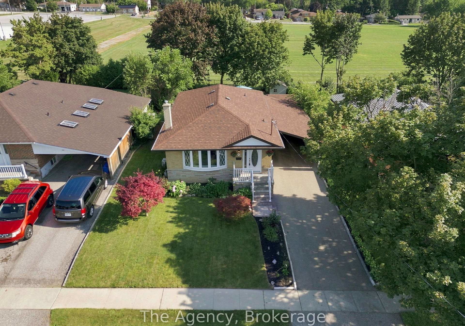 703-newman-crescent-whitby-ontario-e13644316