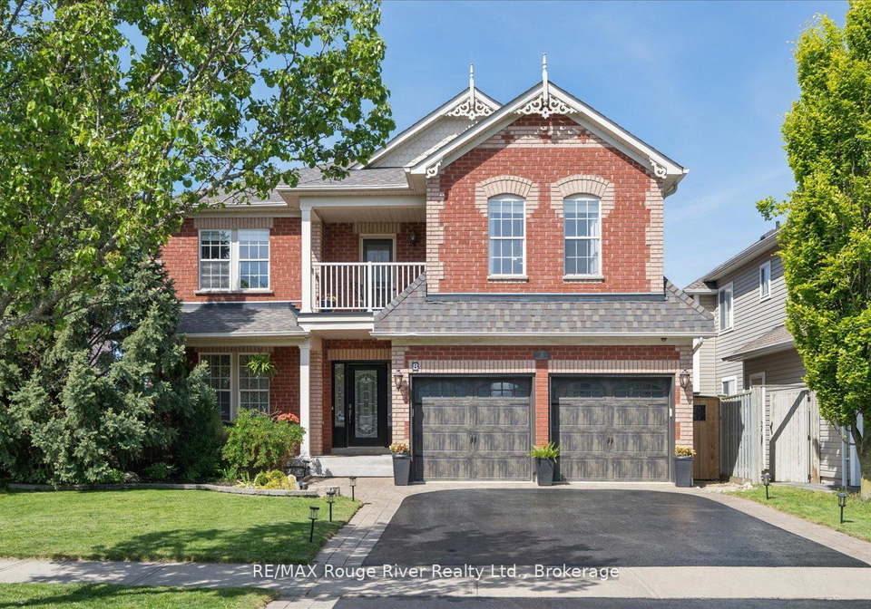 8-briggs-crescent-whitby-ontario-e13644332