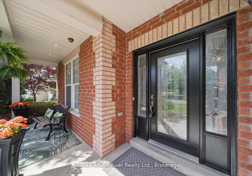 8-briggs-crescent-whitby-ontario-e13644332