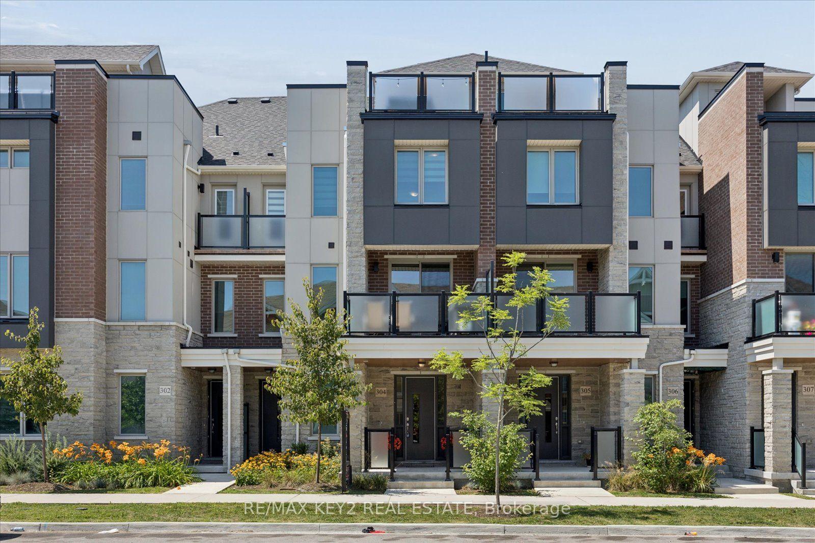 1034-reflection-place-pickering-ontario-e13644716