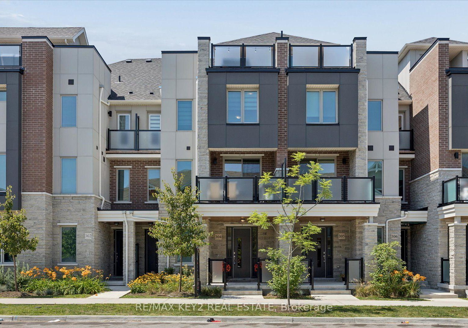 1034-reflection-place-pickering-ontario-e13644716