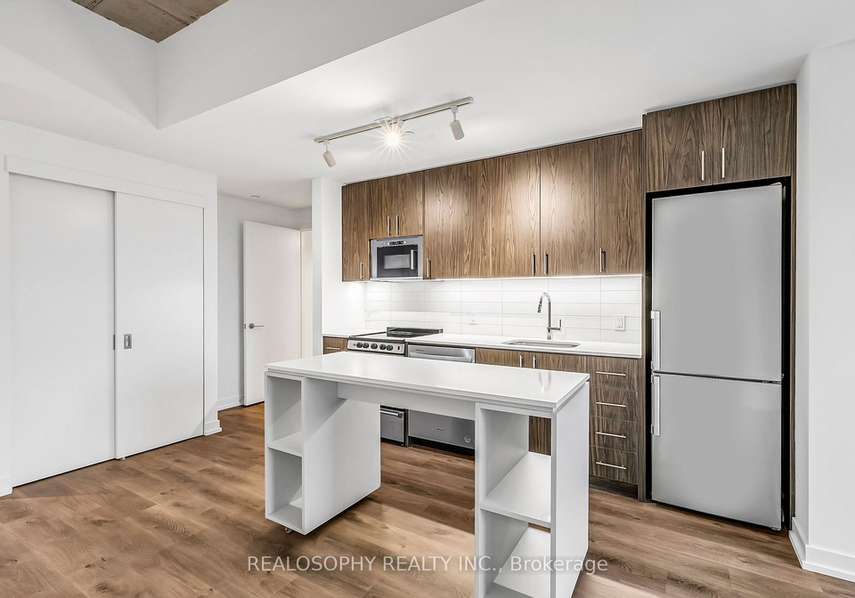 115-larchmount-avenue-toronto-toronto-ontario-e13645670