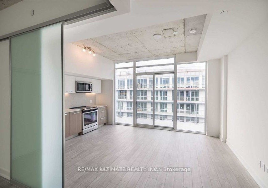 15-baseball-place-toronto-toronto-ontario-e13645698