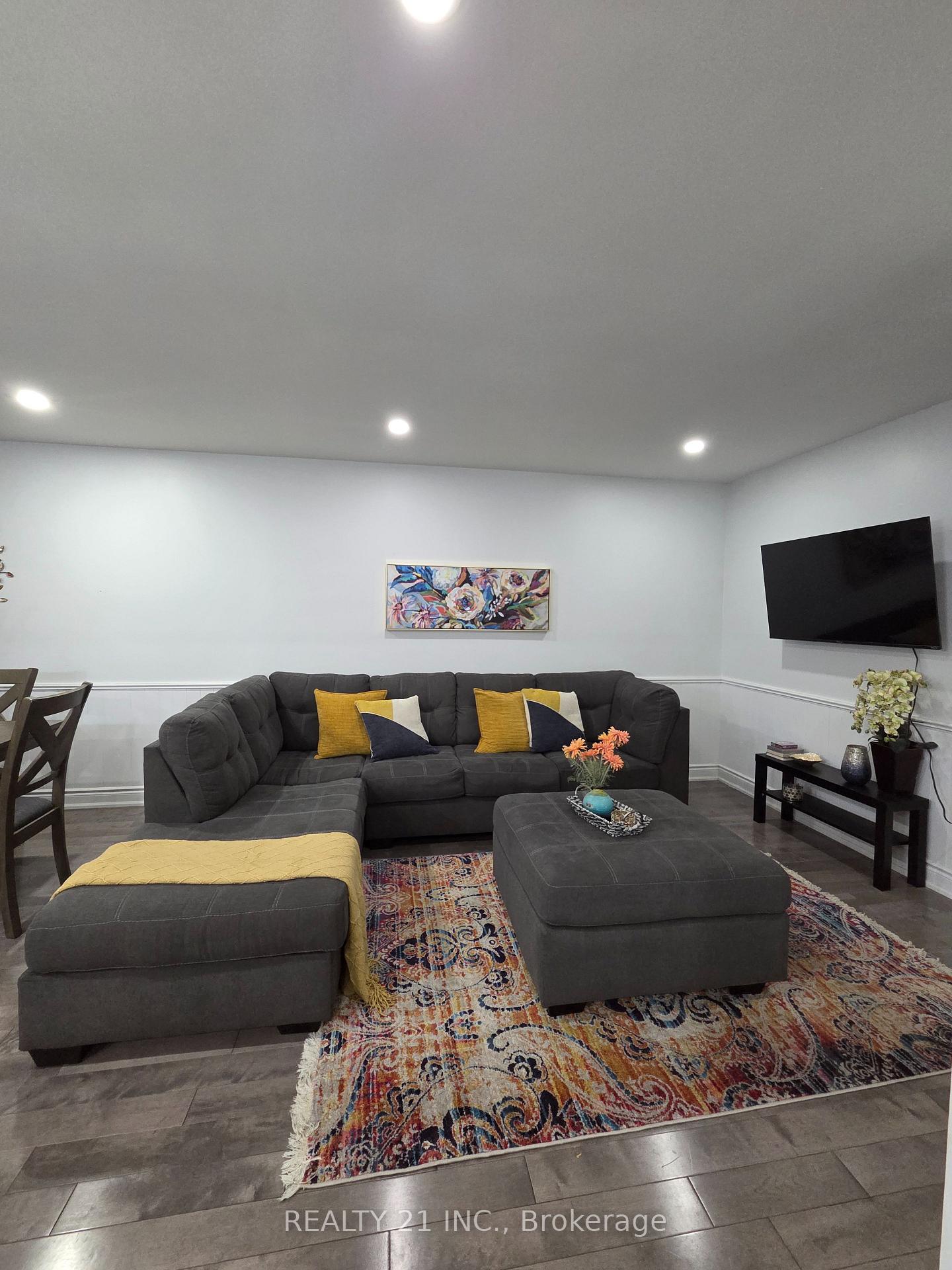 32-lionhead-trail-toronto-scarborough-ontario-e13645908