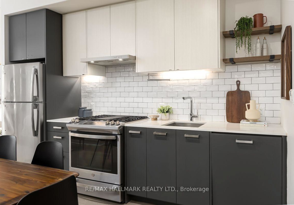 1331-queen-street-e-toronto-toronto-ontario-e13646898