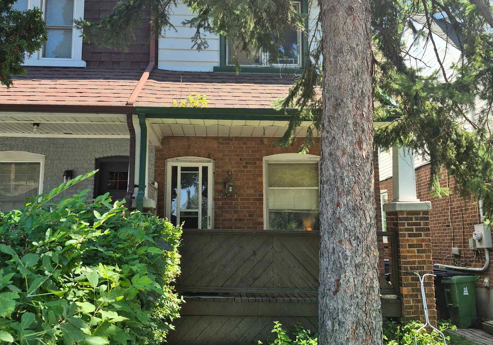 235-chisholm-avenue-toronto-east-york-ontario-e13647182