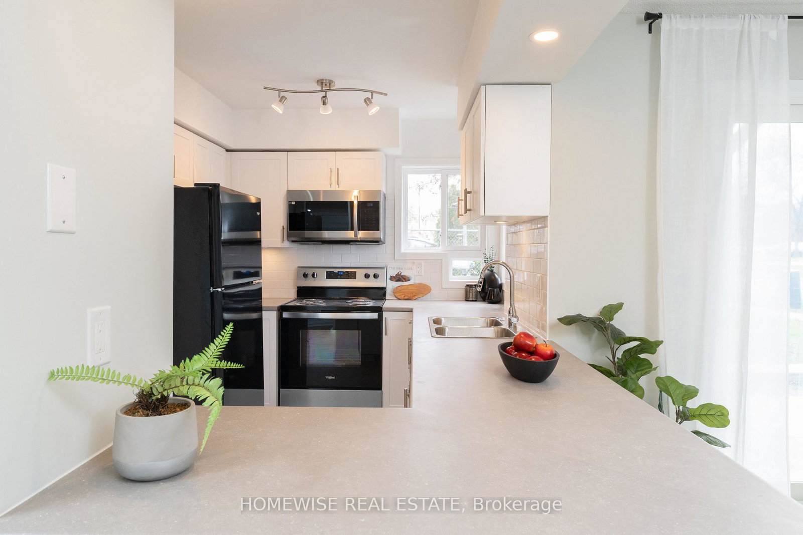 240-ormond-drive-oshawa-ontario-e13647482