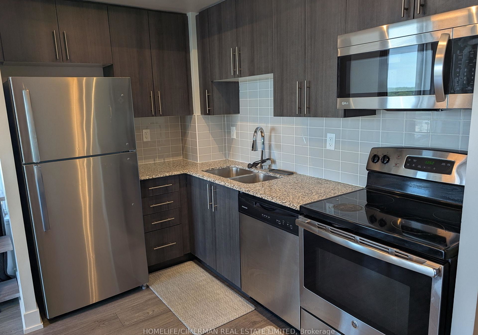 1215-bayly-street-pickering-ontario-e13647778