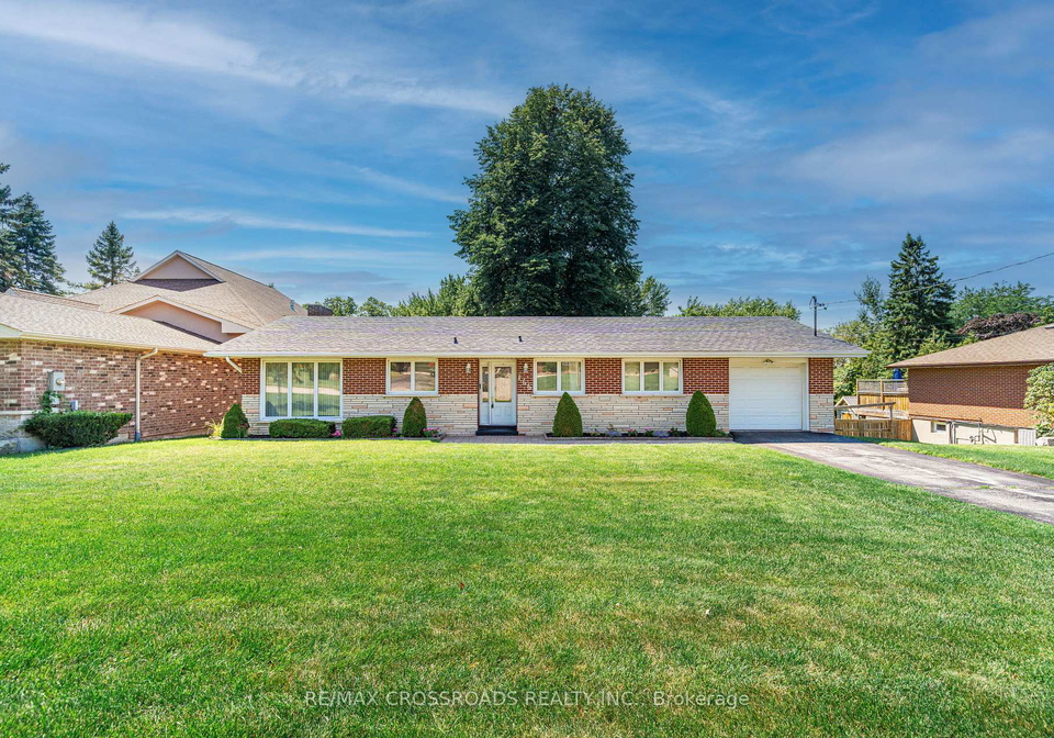 166-elizabeth-crescent-n-whitby-ontario-e13647854