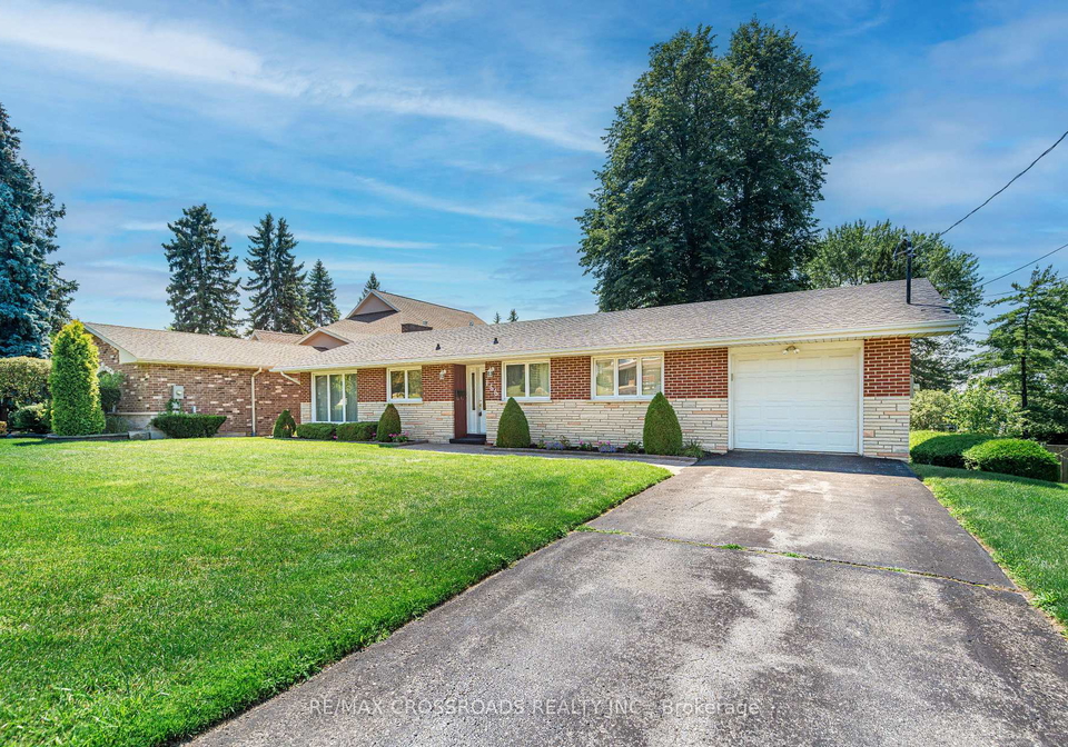 166-elizabeth-crescent-n-whitby-ontario-e13647854
