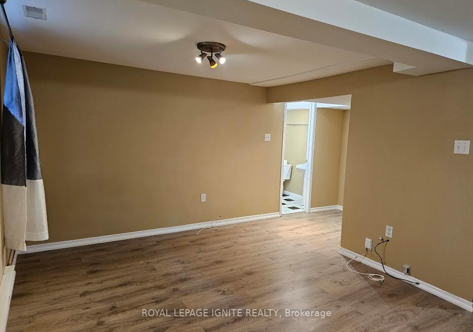 8-mid-pines-road-toronto-scarborough-ontario-e13648080