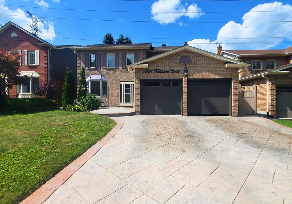 1221-fieldstone-circle-pickering-ontario-e13648282