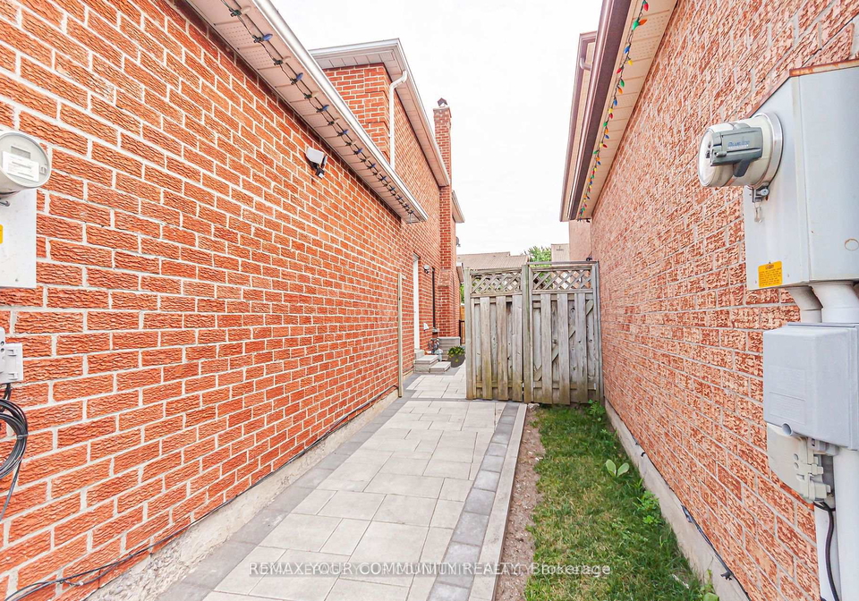 33-durness-avenue-toronto-scarborough-ontario-e13649028