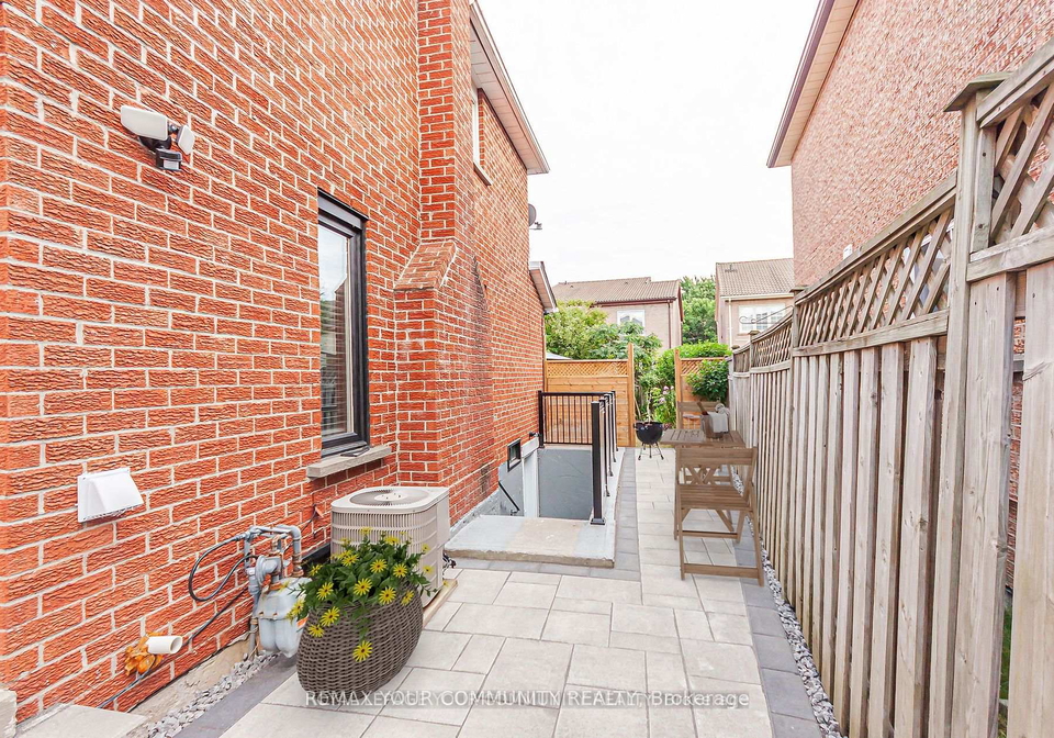 33-durness-avenue-toronto-scarborough-ontario-e13649028