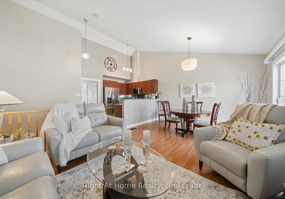 17-wicker-park-way-whitby-ontario-e13649254