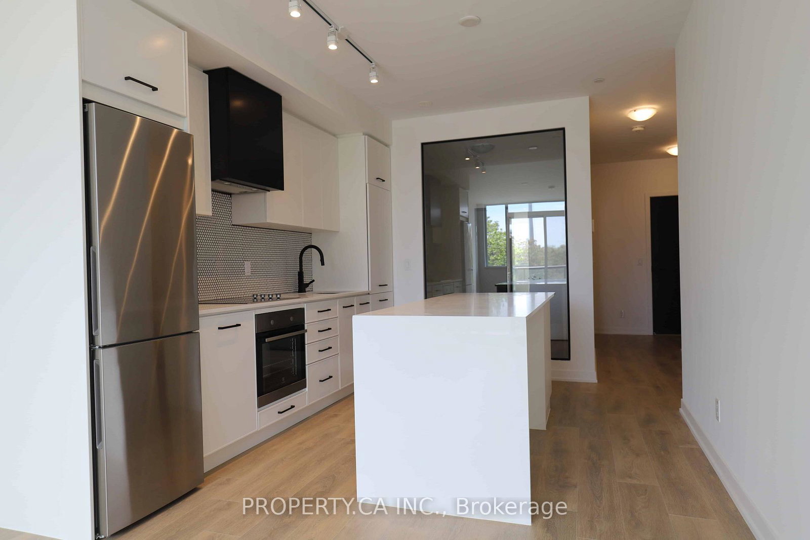 899-queen-street-e-toronto-toronto-ontario-e13649666