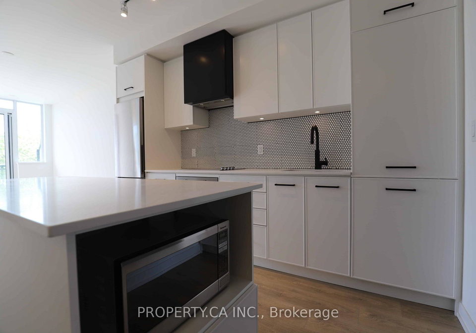 899-queen-street-e-toronto-toronto-ontario-e13649666
