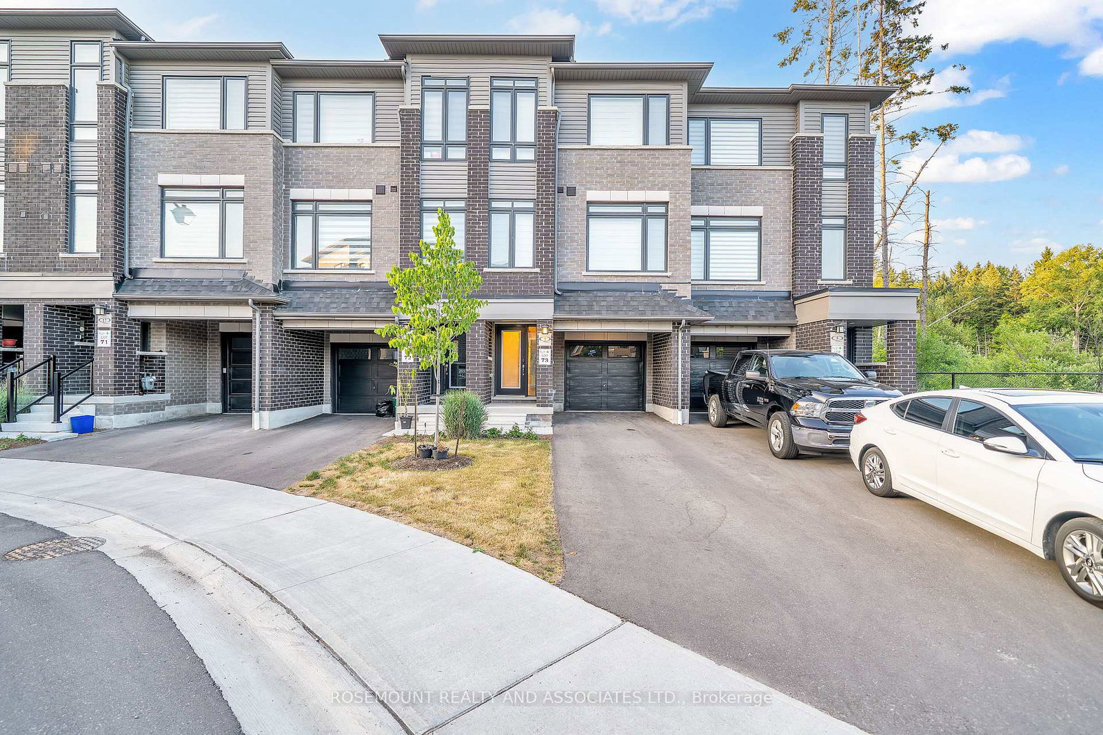 9-esquire-way-whitby-ontario-e13650070