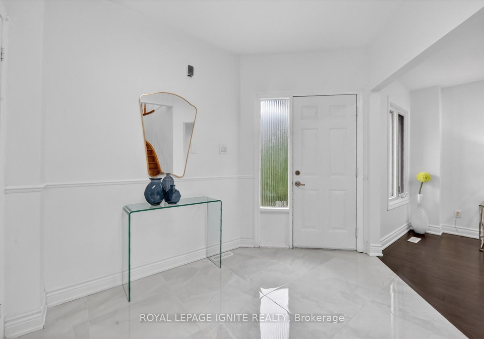 205-hupfield-trail-toronto-scarborough-ontario-e13651322