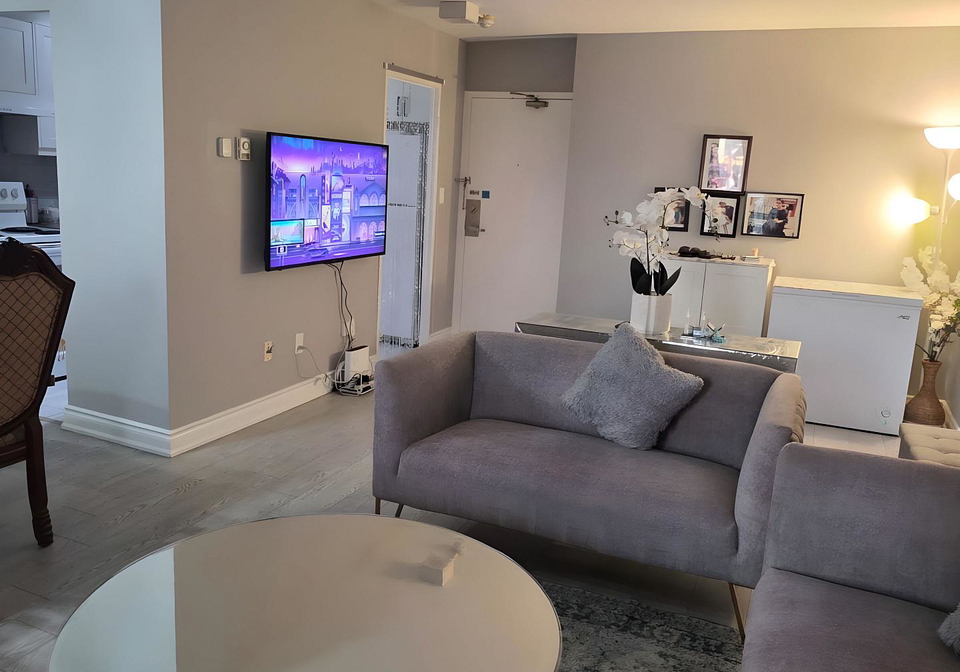 5-massey-square-toronto-east-york-ontario-e13651530