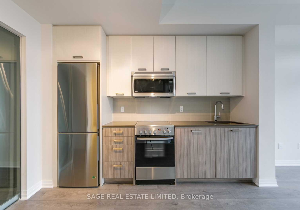 2301-danforth-avenue-toronto-toronto-ontario-e13651822