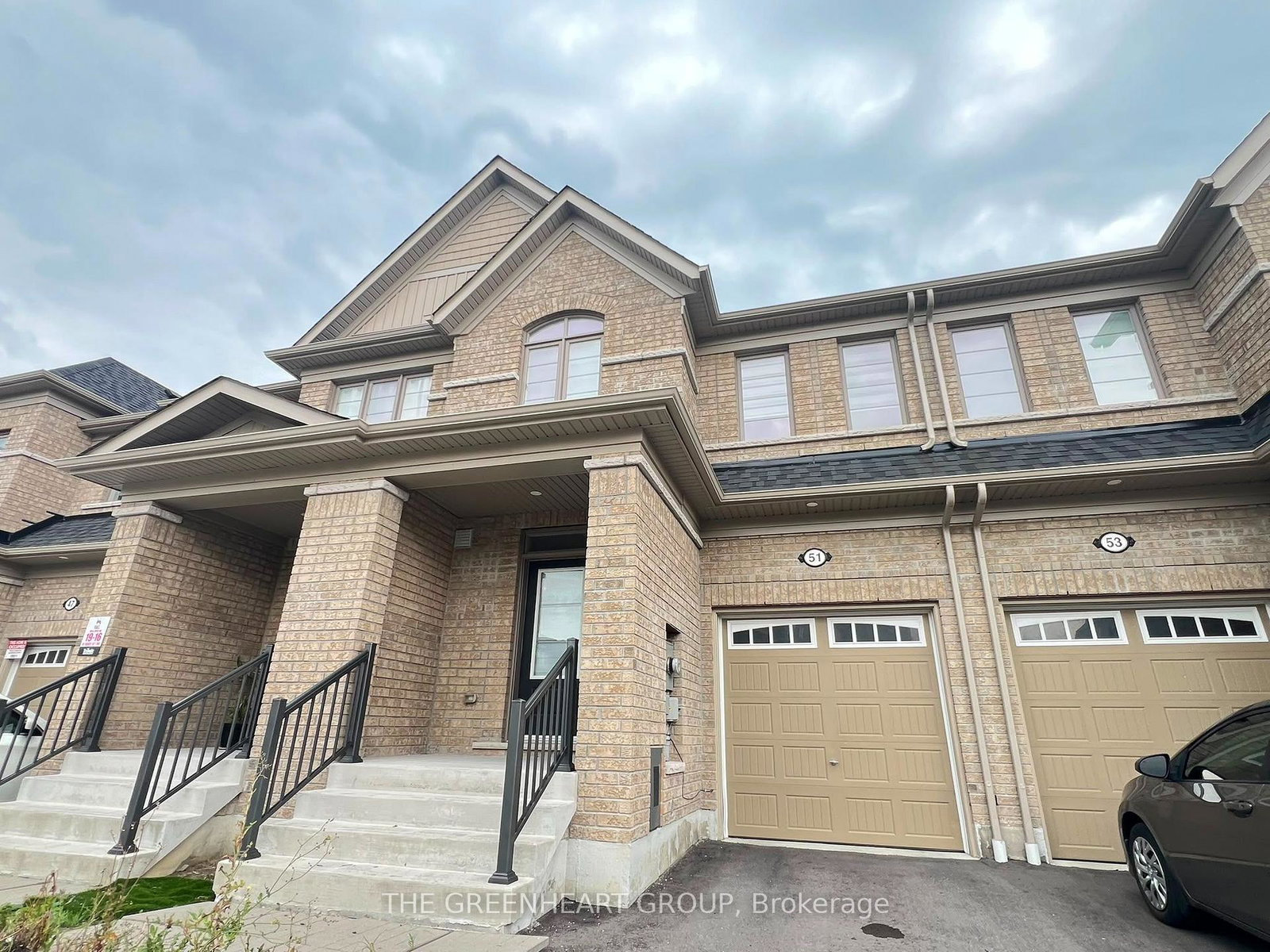 51-dance-act-avenue-oshawa-ontario-e13652158