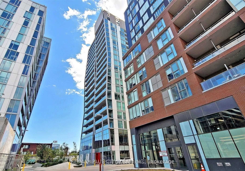 15-baseball-place-toronto-toronto-ontario-e13652238