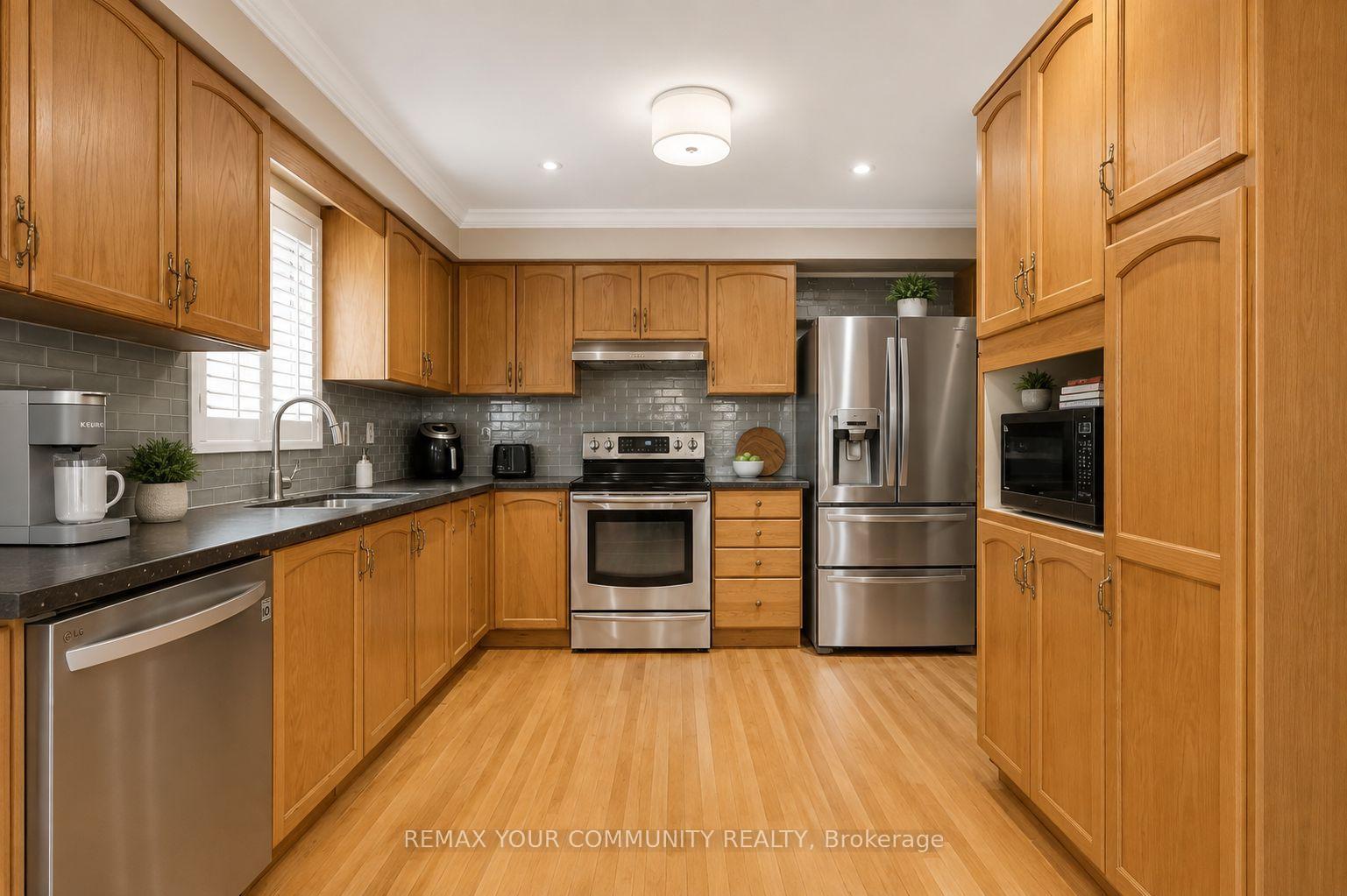 81-garden-street-whitby-ontario-e13652246