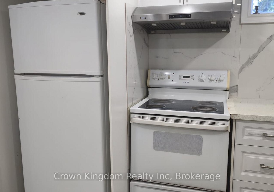 18-hollyhedge-drive-toronto-scarborough-ontario-e13652832