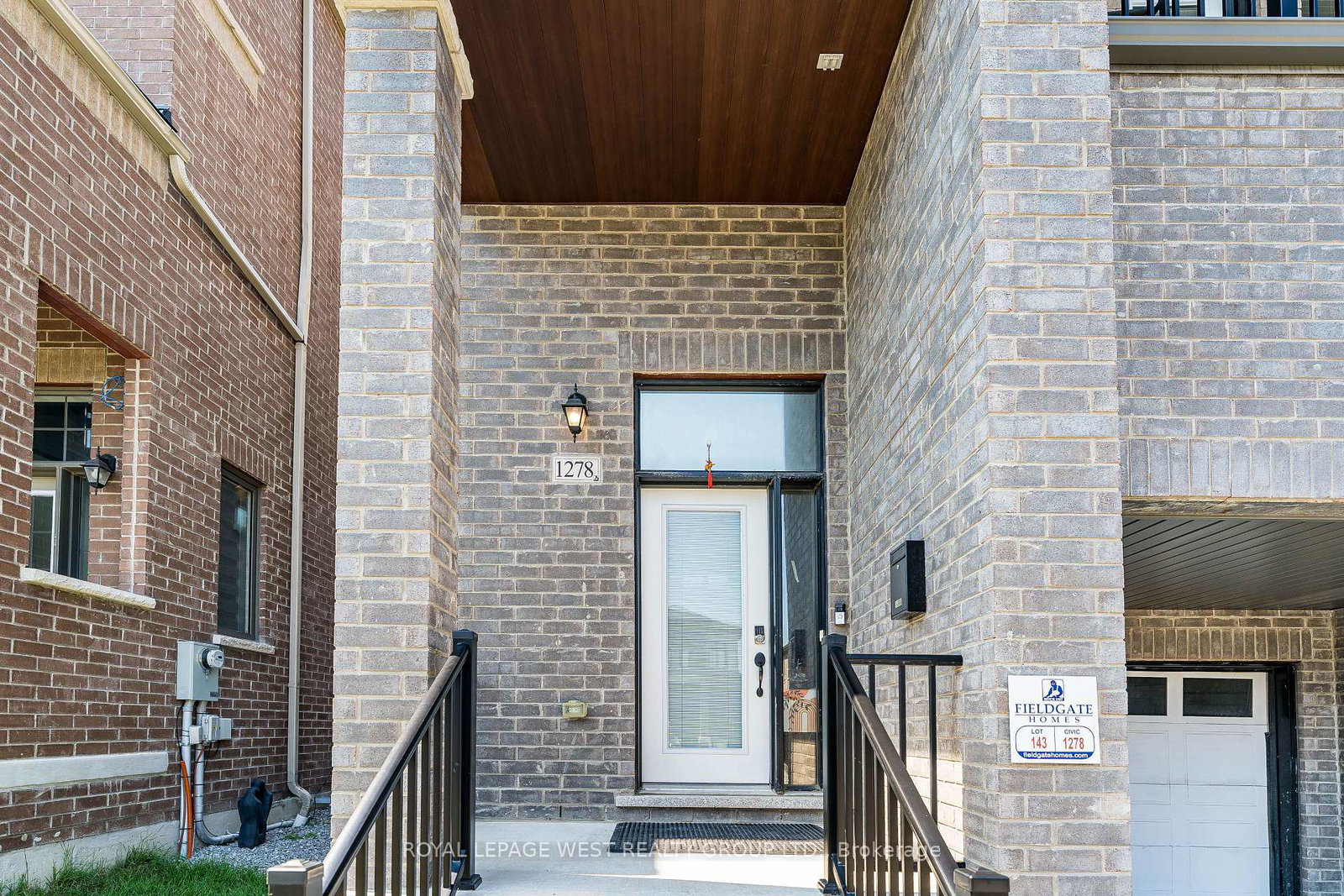 1278-aquarius-trail-pickering-ontario-e13653118